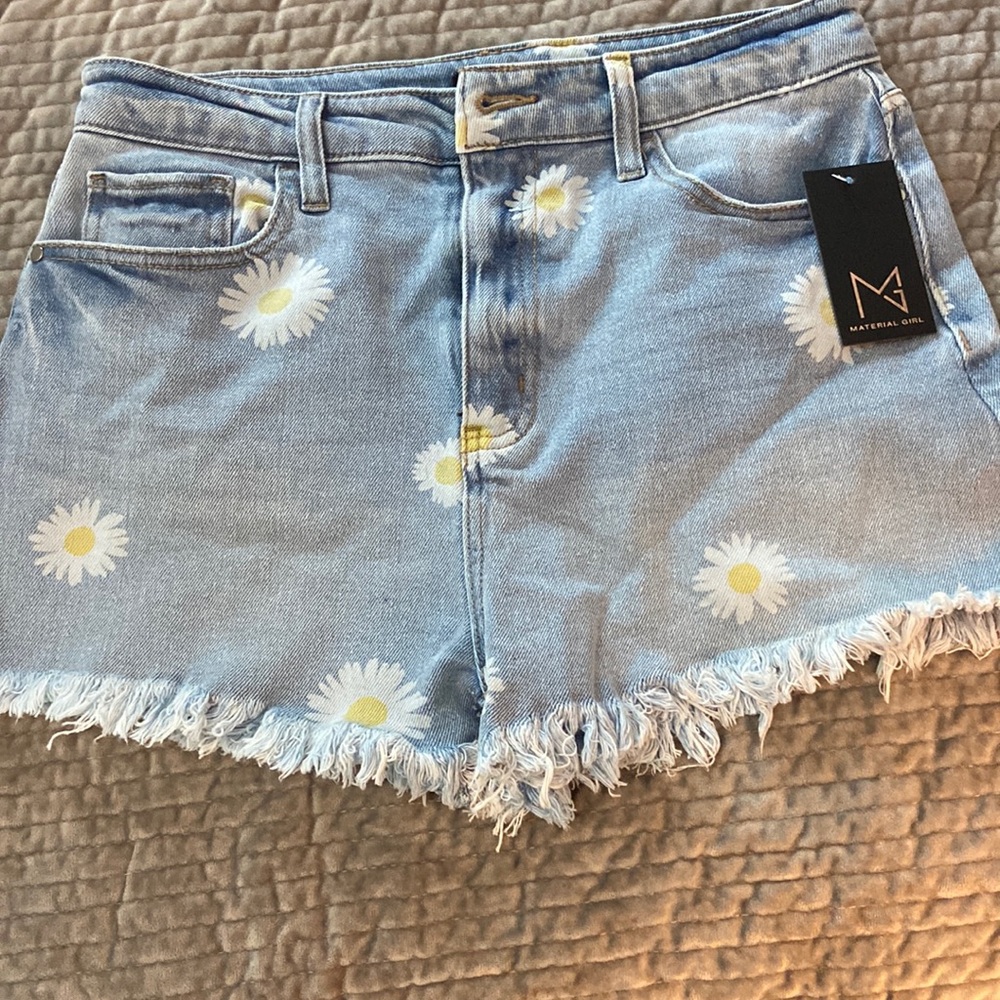 NWT MATERIAL GIRL Denim Shorts with daisies Size 11